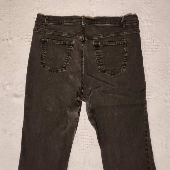 Style and Company Ladies Jeans in Black - Picture 4 of 7